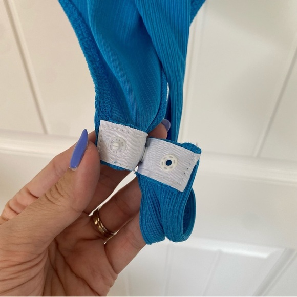 Blashe Women's Blue Tank Top Body Suit Size Medium NWT - Picture 2 of 10